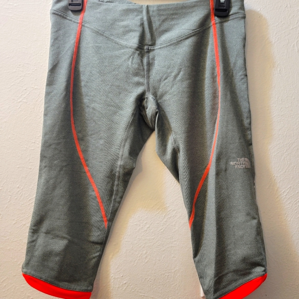 Like-new The North Face Cropped Leggings